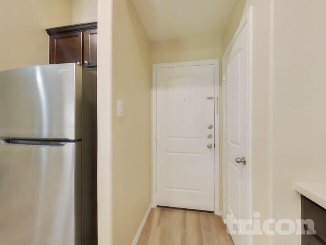 Building Photo - 2428 Dolostone Dr