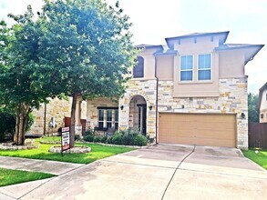 Building Photo - 608 Cascada Lane