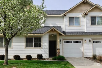 Building Photo - 940 W Willow Lake Loop
