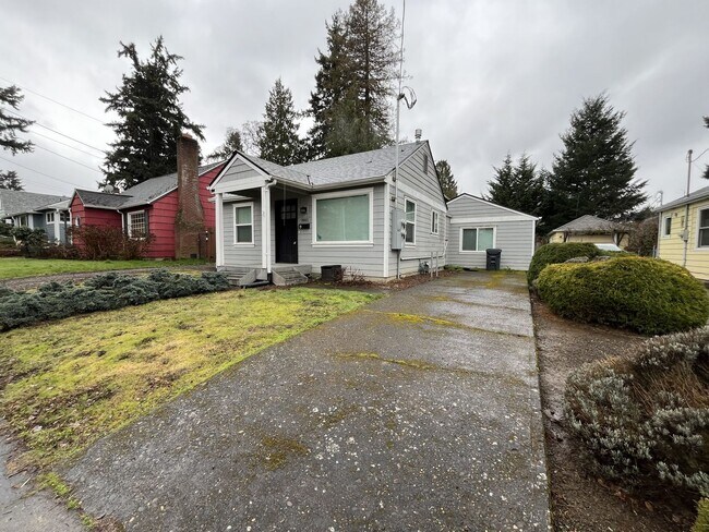 Foto del edificio - 8001 N Woolsey Ave