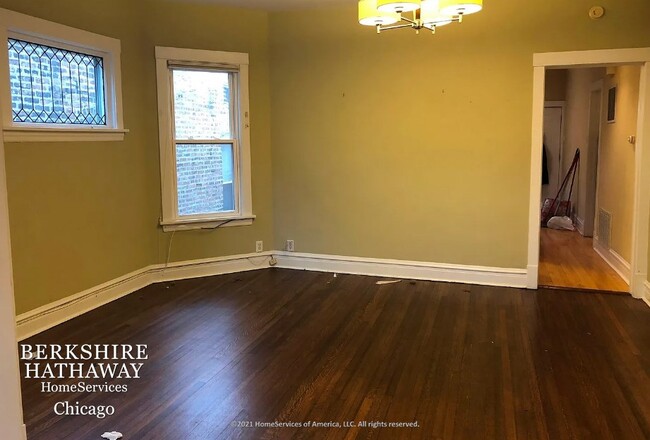 Building Photo - 4948 N Winchester Avenue