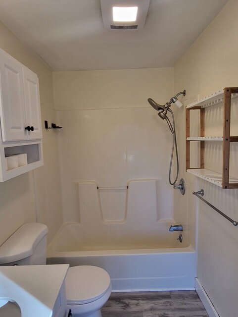 Foto del edificio - Bright 1BR Apartment with Bonus Space – Heat Included | Dover, NH