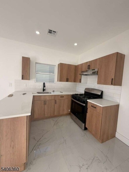 Foto del edificio - 69 Brookdale Ave