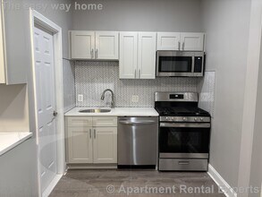 Building Photo - 150 Fifth St Unit #1