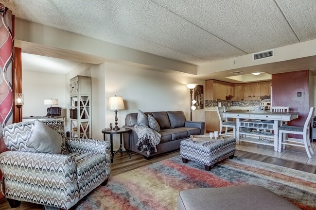 Building Photo - Old Town Scottsdale Condo with a View! Furnished