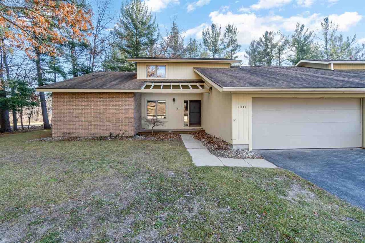 Primary Photo - 3301 Pine Grove Dr