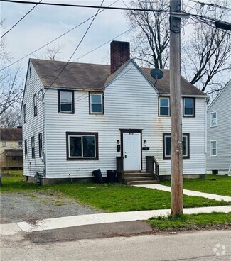 Building Photo - 455 Frank St