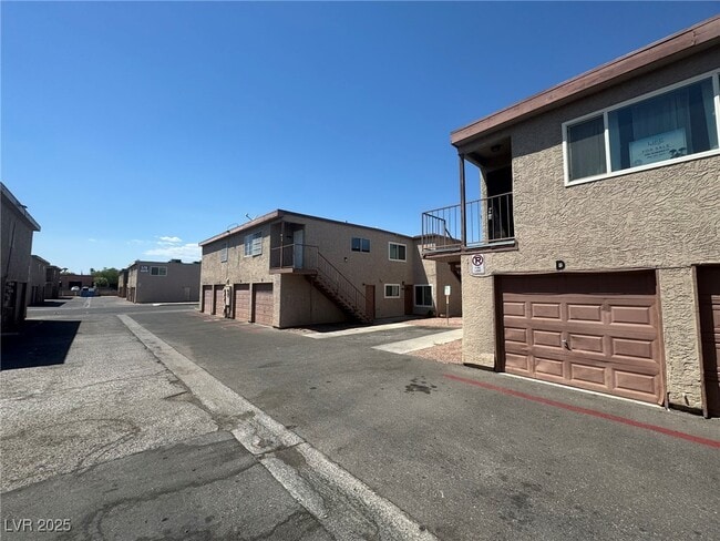 Foto del edificio - 575 Roxella Ln
