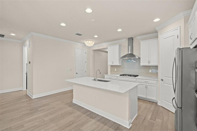 Foto del edificio - 5690 Long Shore Loop
