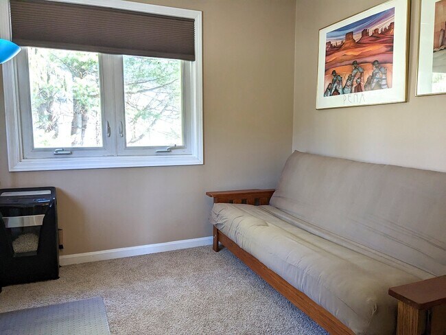 Bedroom - 24 N East St