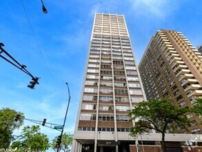 Building Photo - 6171 N Sheridan Rd
