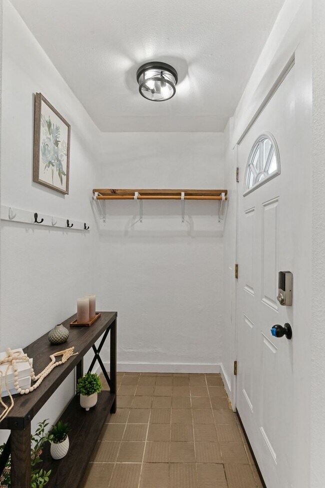Foto del edificio - Available NOW! 3 Bedroom 1 Bath Home in Denver!