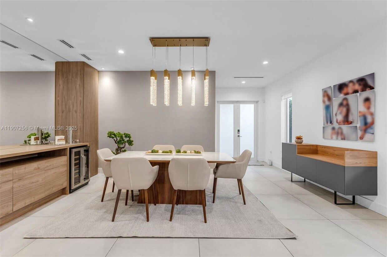 Foto principal - 3048 SW 18th St