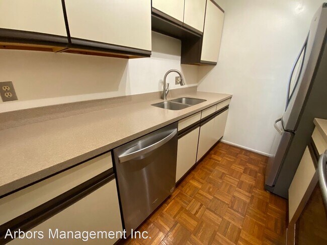 Building Photo - 3 br, 3 bath House - 910 Bellefonte Street