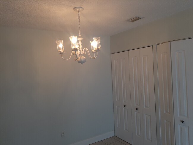 Foto del edificio - 3910 NW Cinnamon Tree Cir