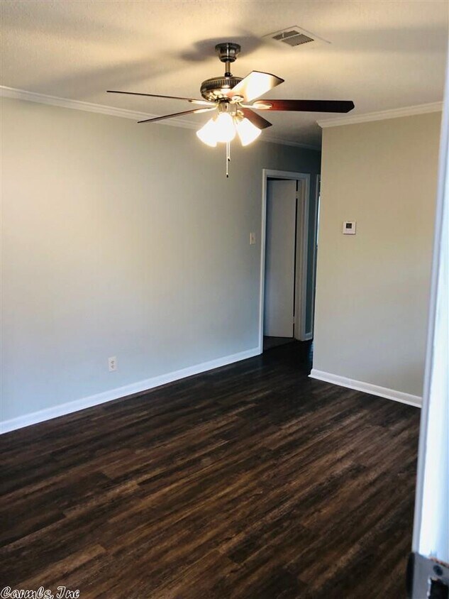 Foto del edificio - 9109 Byron Dr