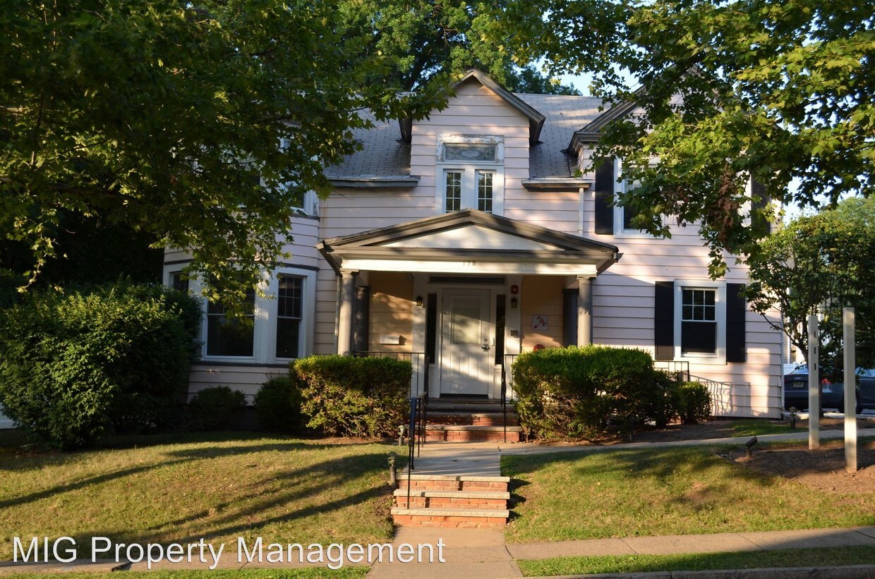 Primary Photo - 179 Irvington Ave