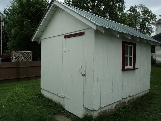 Building Photo - Three Bedroom Home in Findlay