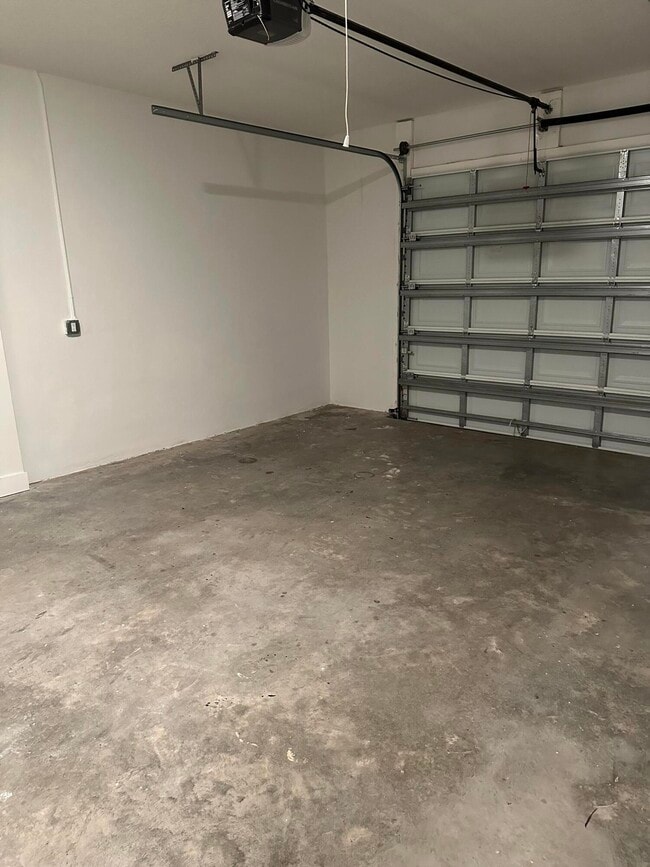 Building Photo - 360 Reigle Ave
