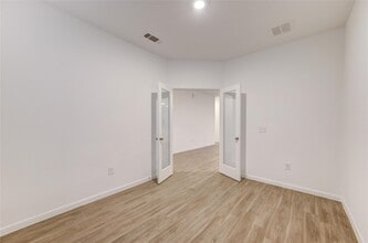 Building Photo - 1309 Coco Ray Ln