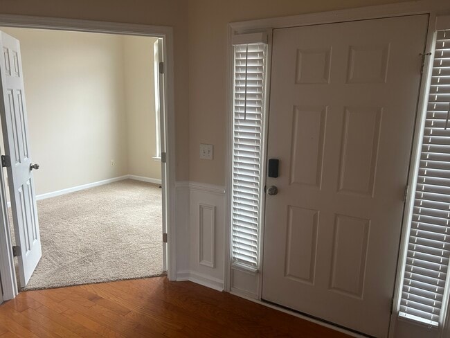 Building Photo - 101 Brentmoor Pl