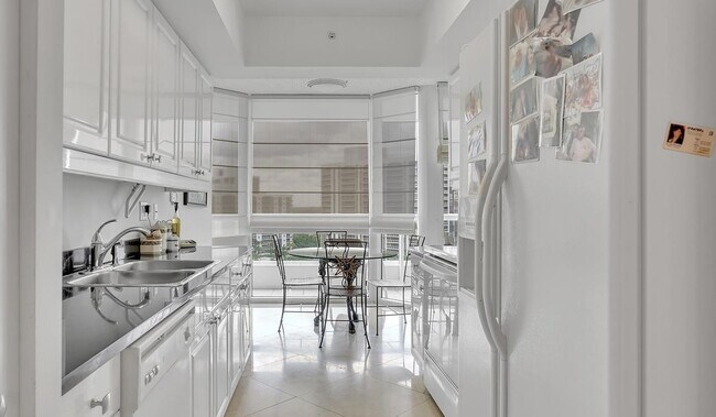 Building Photo - 21055 Yacht Club Dr