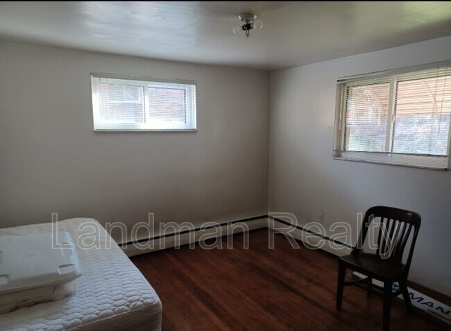Building Photo - 416 Springdale Dr