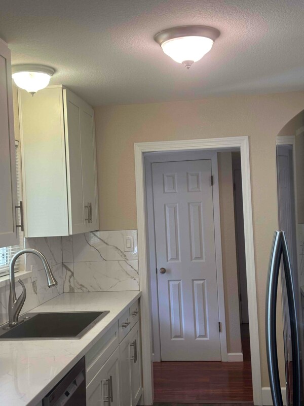 Building Photo - 7865 Greenridge Way