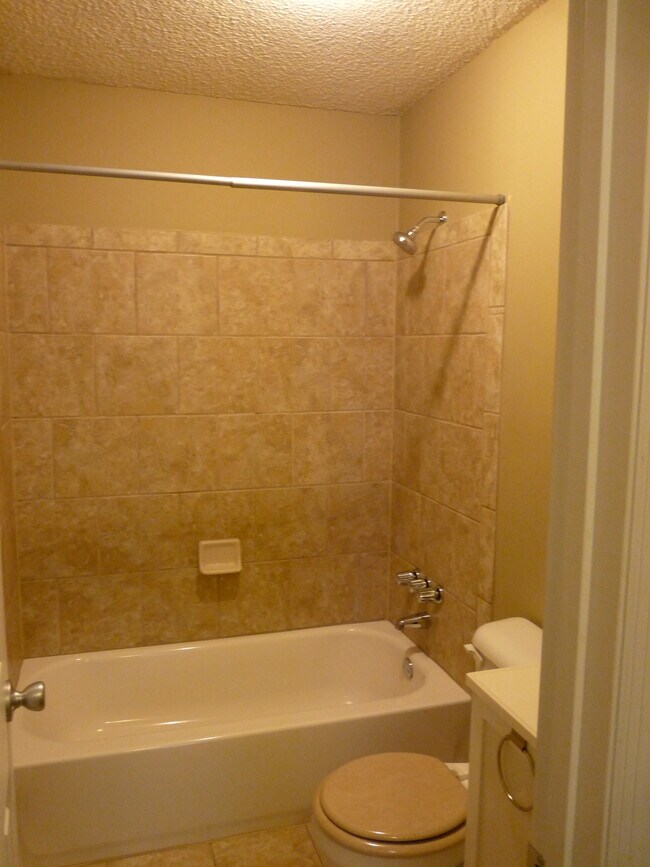 Bathroom - 760 Lynwood Ave