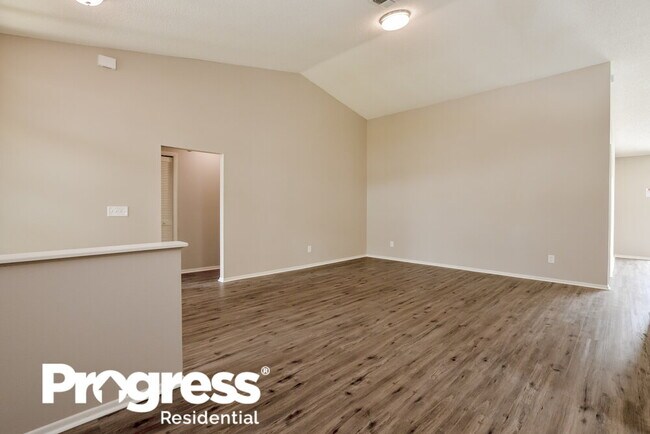 Building Photo - 862 E Charing Cross Cir