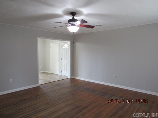 Building Photo - 2407 Meadow Dr