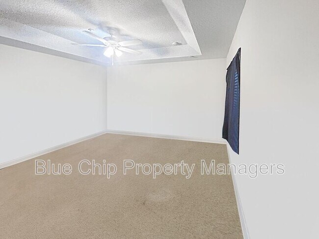Building Photo - 13800 Golden Russet Dr