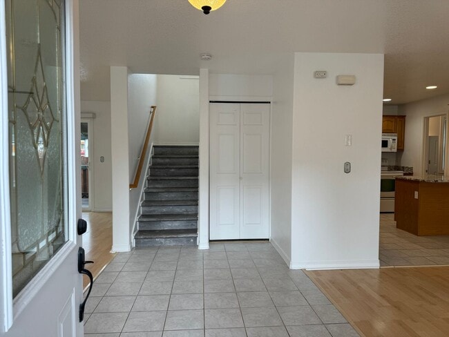 Building Photo - 3657 Rivercrest Dr