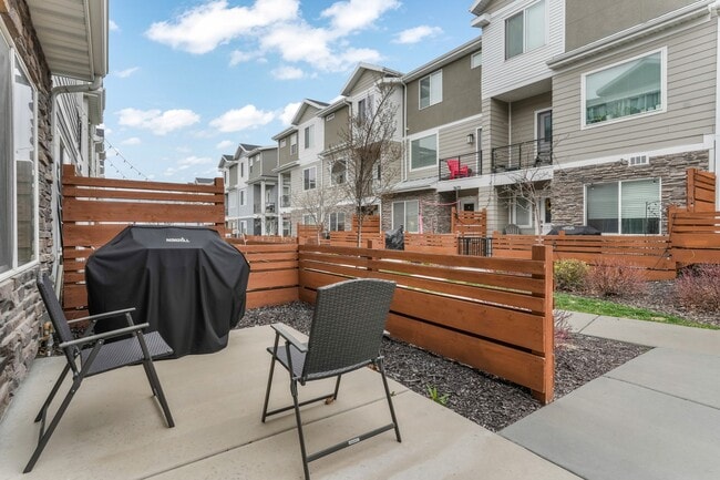 Foto del edificio - 3677 Golden Sky Ln