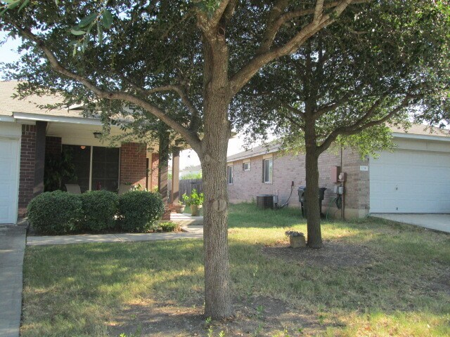 Foto del edificio - 1212 Sleepy Time Trl 78660 | 3 Beed 2.5 Bath 1 Car garage $1850