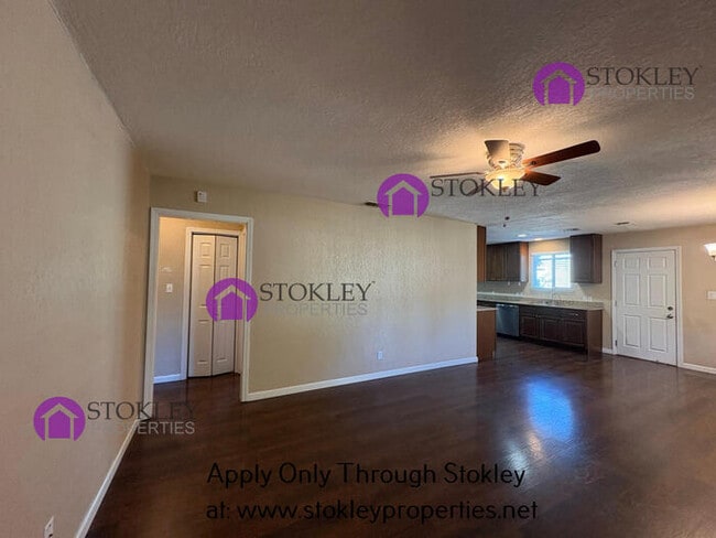 Foto del edificio - 166 Lois Ct