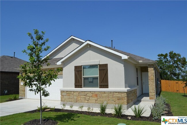 Building Photo - 208 Mary Max Cir