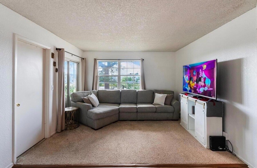 Foto principal - 1518 SE Royal Green Cir