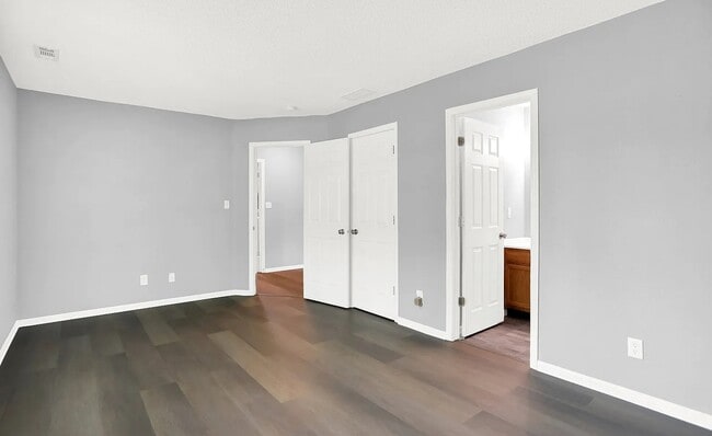 Building Photo - 4007 Knollwood Ave