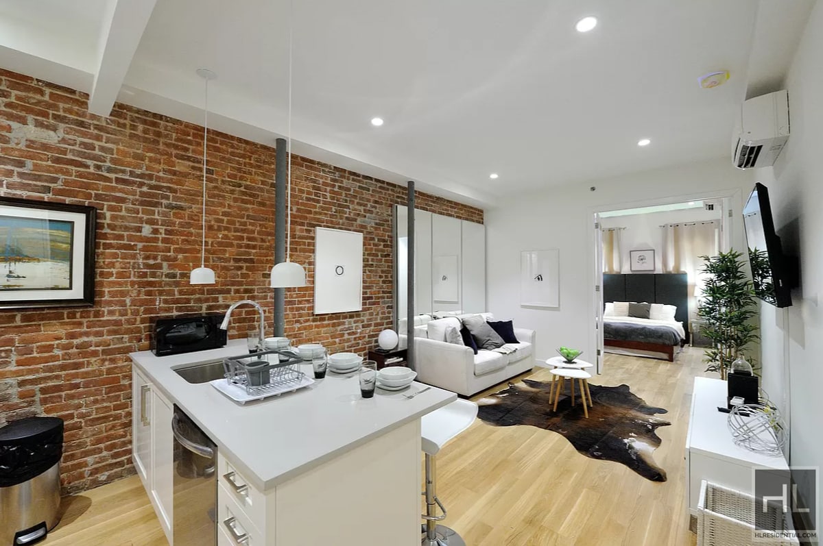 Primary Photo - WEST 46 STREET