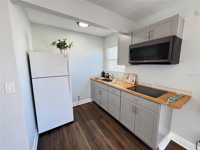 Foto del edificio - 3927 6th St S