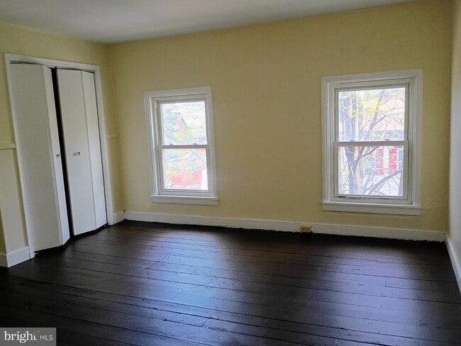 Building Photo - 309 E Main St