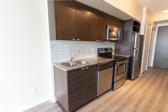 Building Photo - 105-105 The Queensway