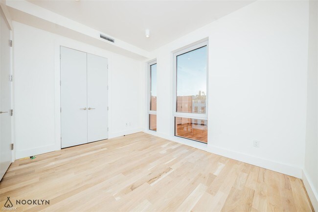 Building Photo - 2 br, 1 bath Apartment - 633 Marcy Ave