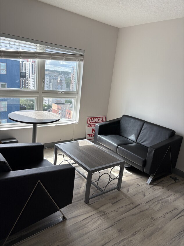 Photo du bâtiment - 258B-258B Sunview St