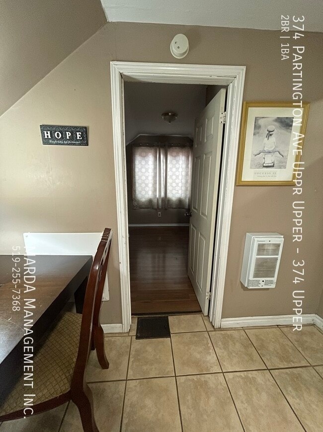 Photo du bâtiment - STUDENT 2 BED 1 BATH NEAR U OF W - ALL UTI...