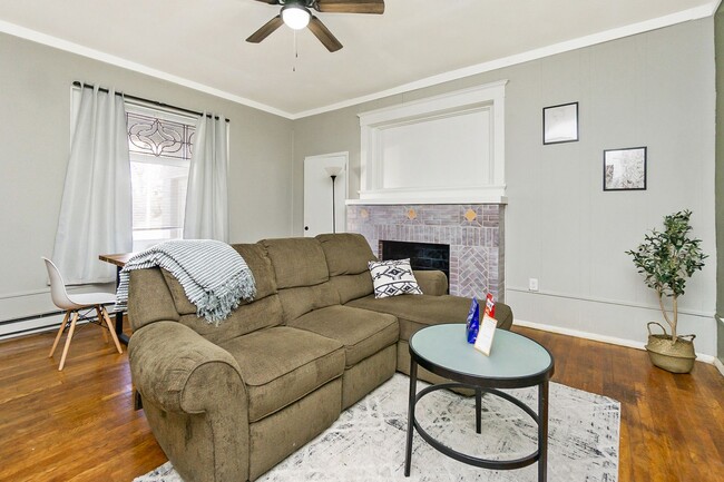 Building Photo - 1901 W Broad St