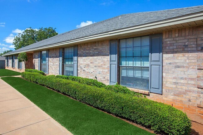 Building Photo - 4600 Old Jacksboro Hwy