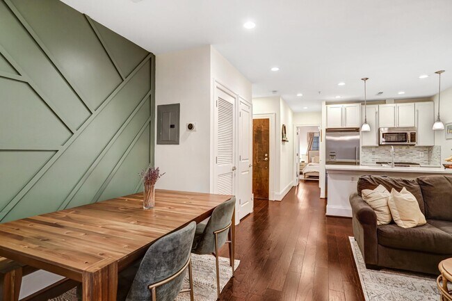 Foto del edificio - 3937 Davis Pl NW