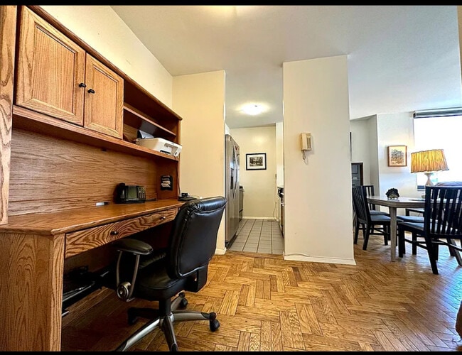 Building Photo - 62 W 62nd St